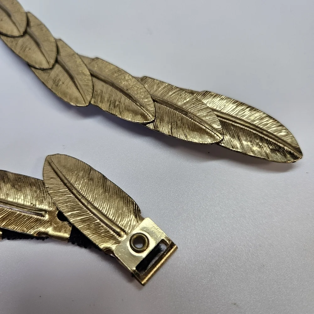 VINTAGE MCM Gold Tone Metal Overlapping Feather Links Belt 47-50